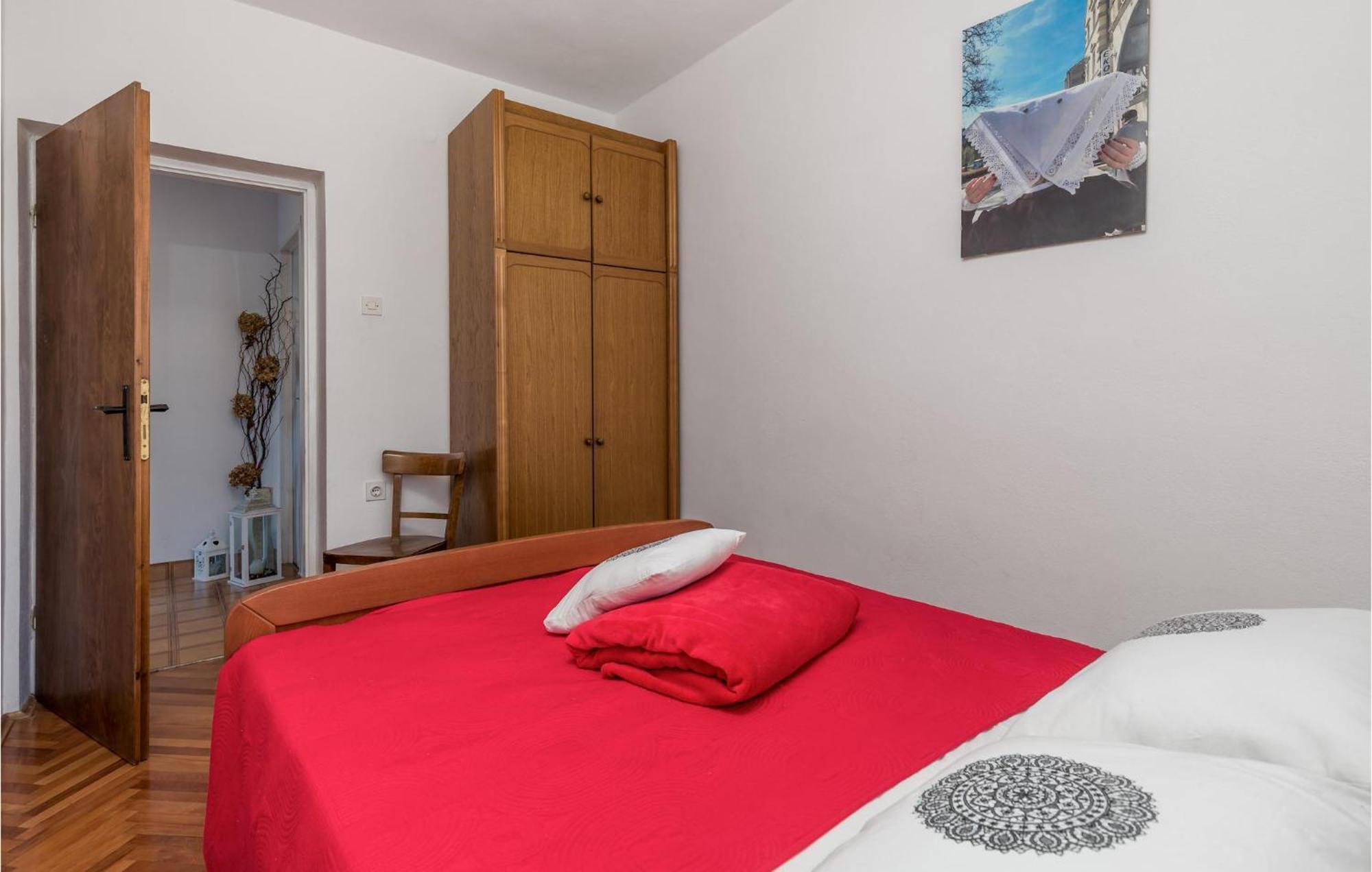 2 Bedroom Awesome Apartment In Pag パグ エクステリア 写真