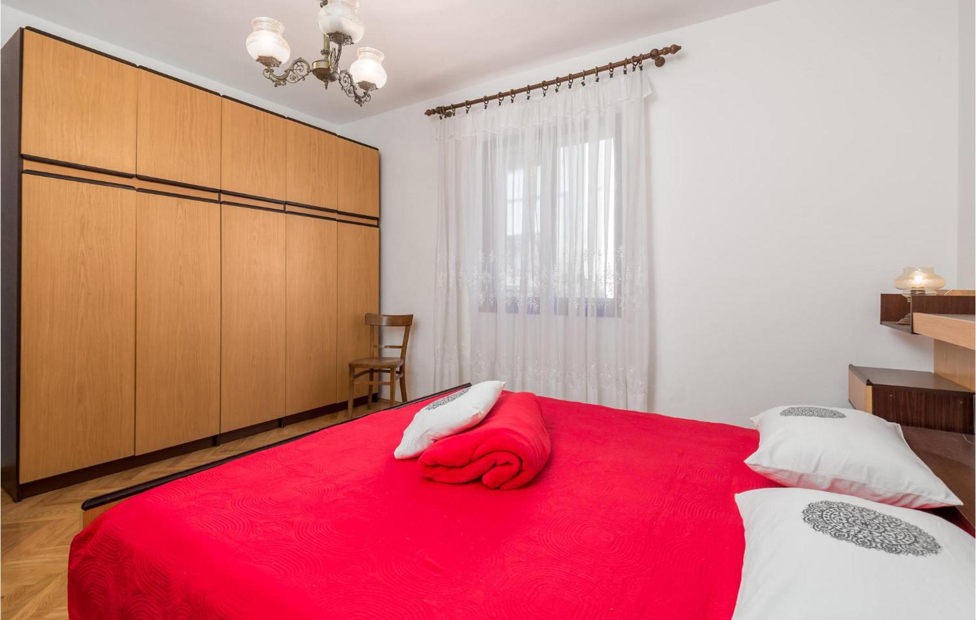2 Bedroom Awesome Apartment In Pag パグ エクステリア 写真