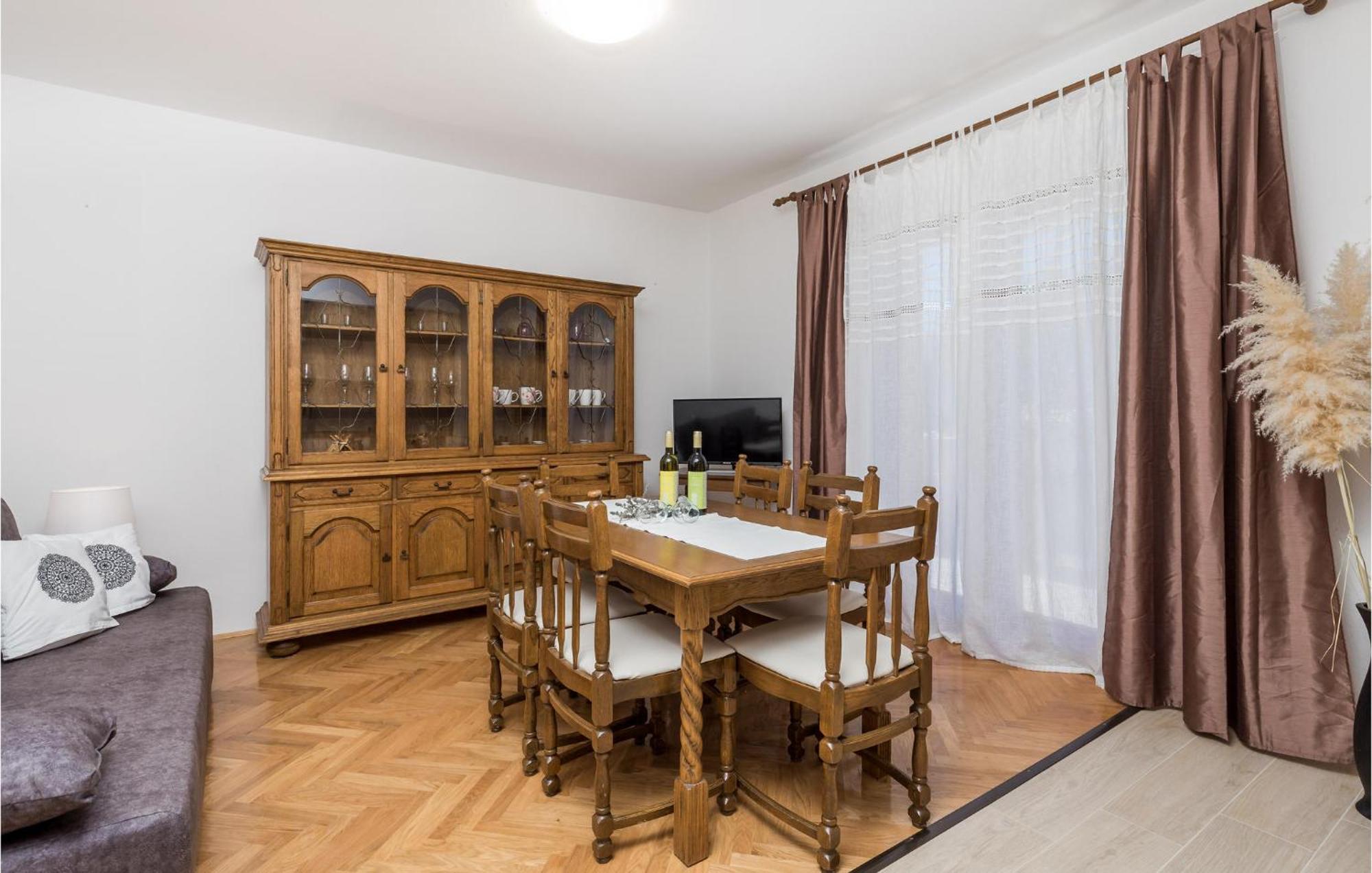 2 Bedroom Awesome Apartment In Pag パグ エクステリア 写真