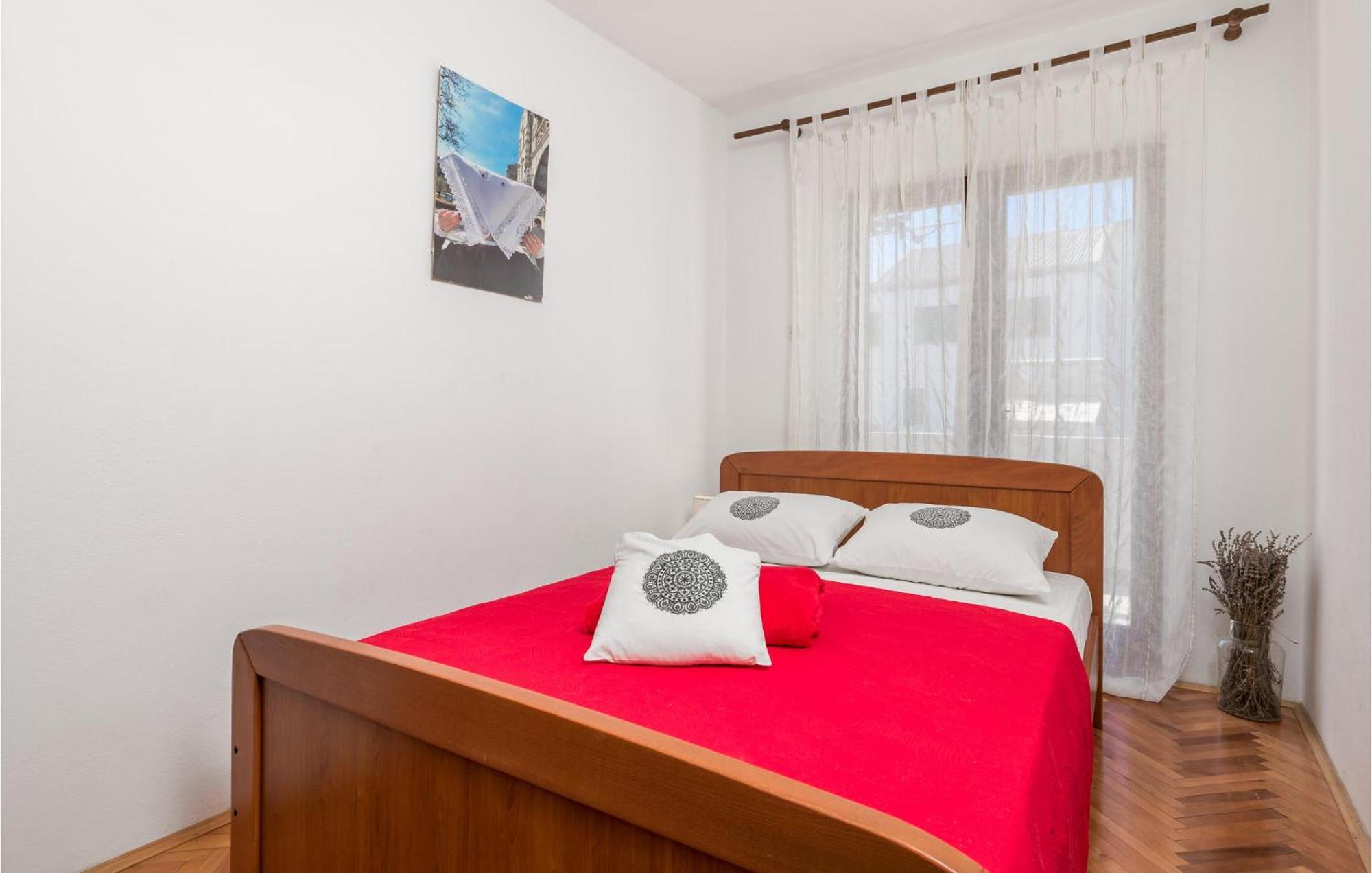 2 Bedroom Awesome Apartment In Pag パグ エクステリア 写真